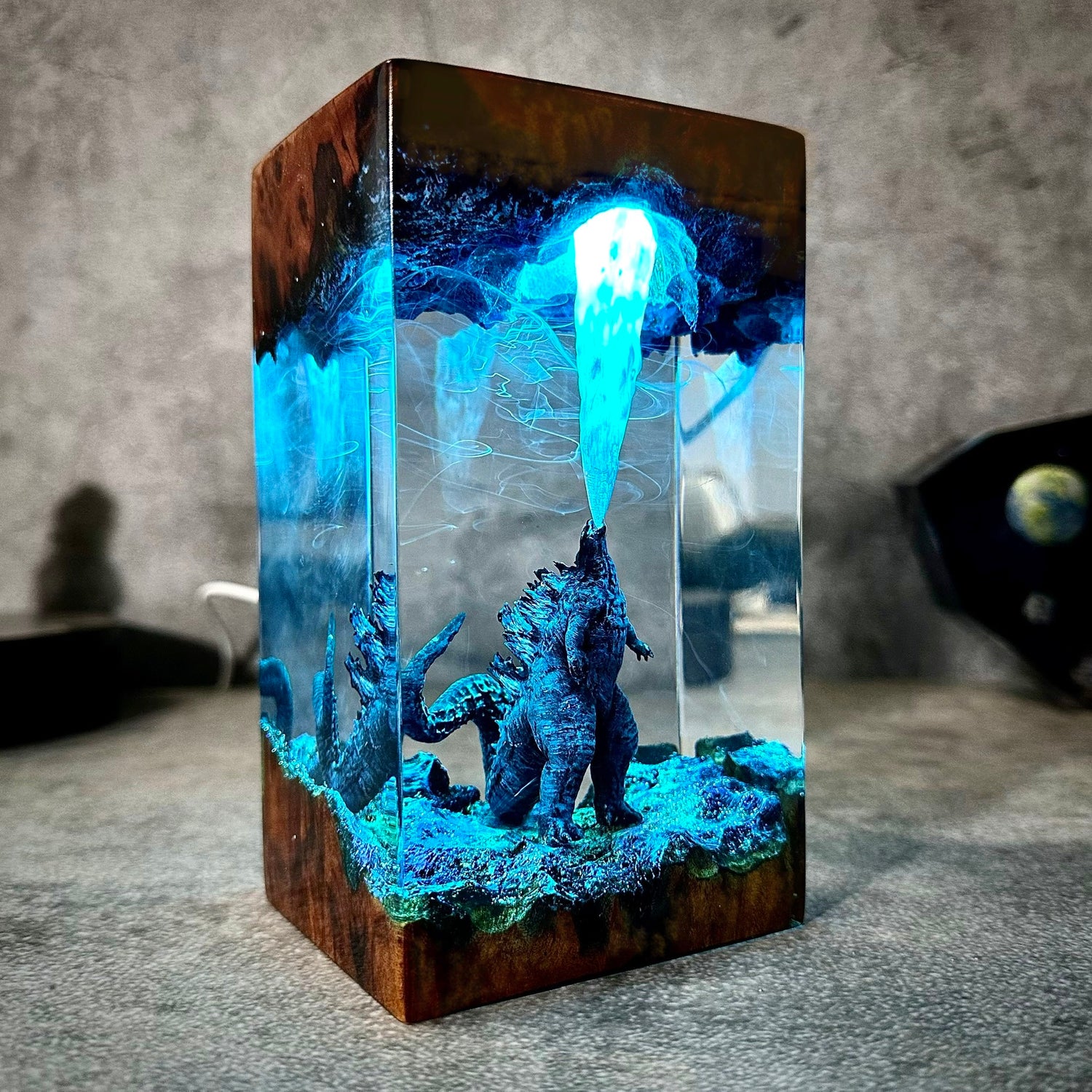 Character resin lamp