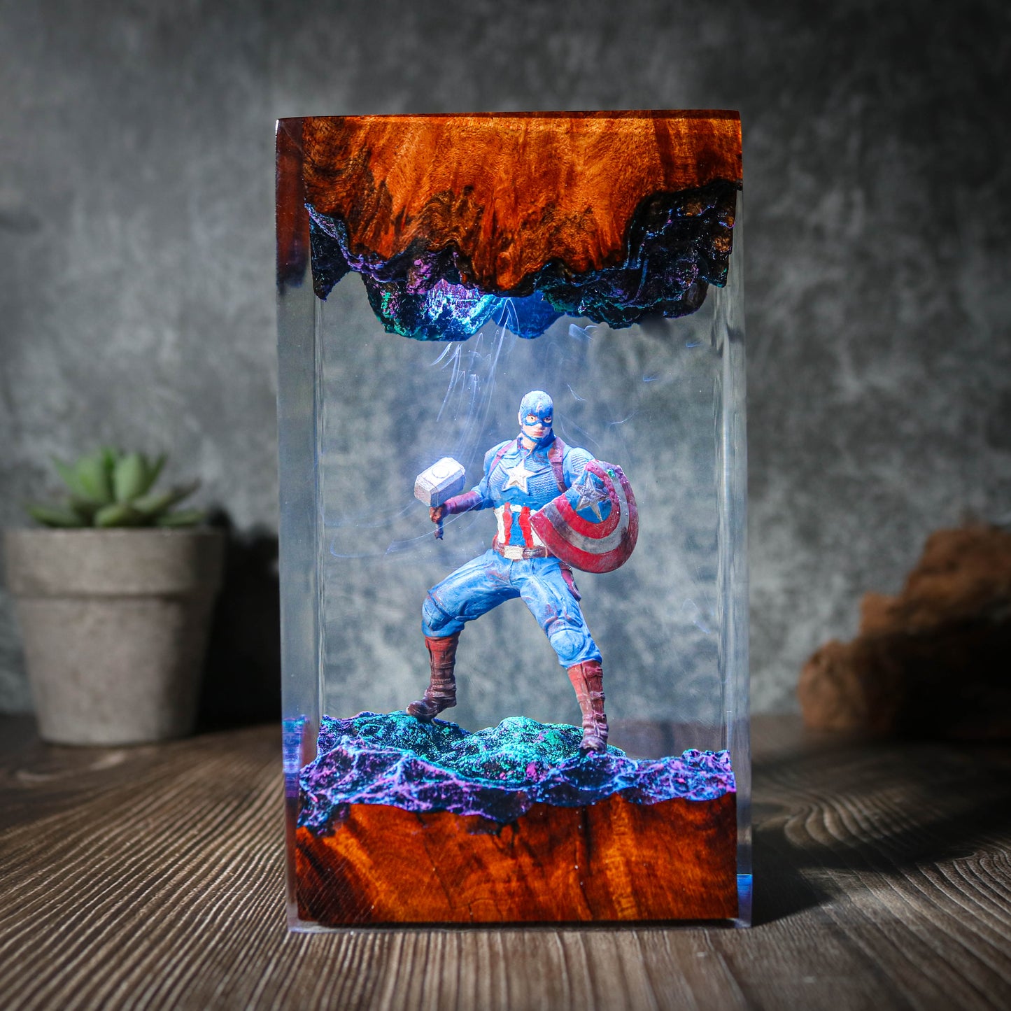 Captain America resin epoxy lamp