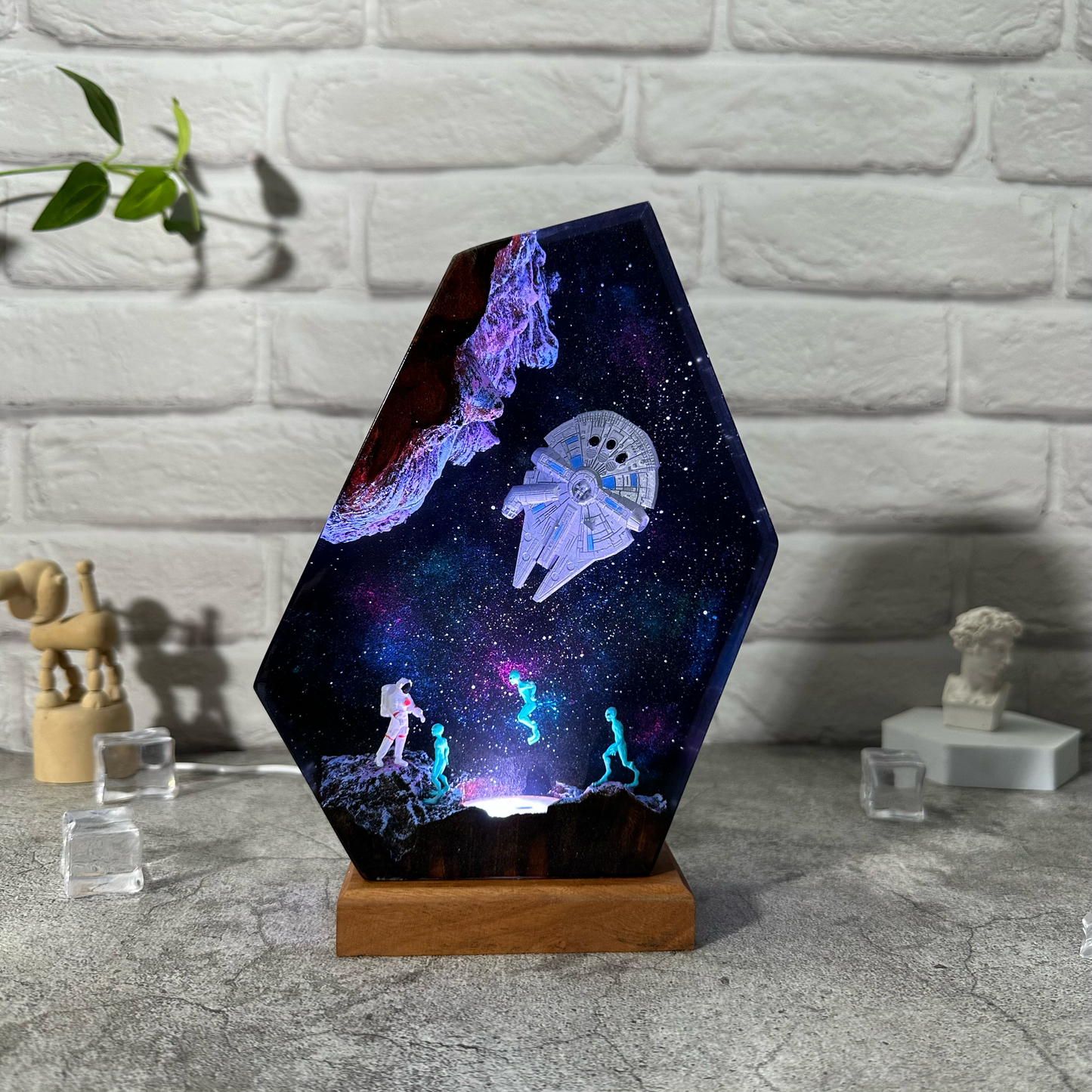 Aliens and astronauts resin  lamp